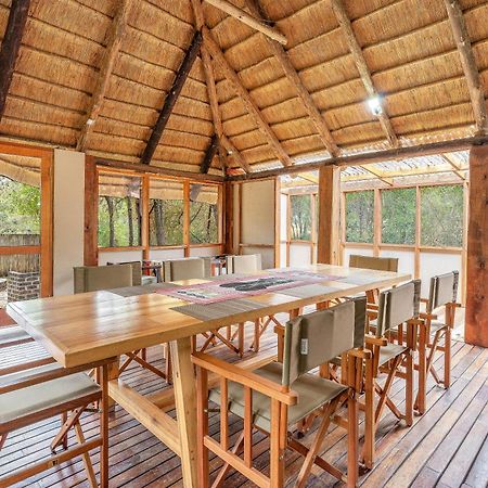 Ndzhaka Tented Camp заповідник Маньєлеті Екстер'єр фото
