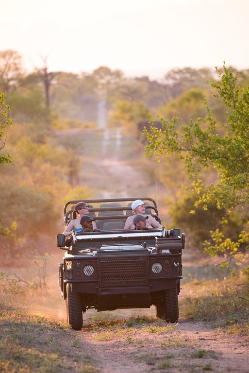 Ndzhaka Tented Camp заповідник Маньєлеті Екстер'єр фото